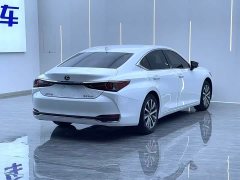 Lexus ES 200 Edition - фото 13