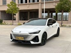 Changan UNI-V 1.5T premium - фото 1
