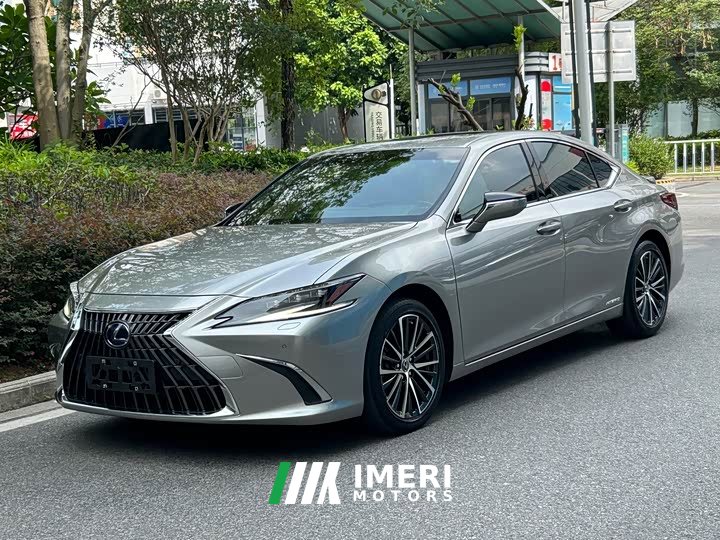 Lexus ES 2021 300h Exclusive Edition - автомобиль из Китая