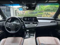 Lexus ES 2021 300h Exclusive Edition - фото 12
