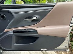 Lexus ES 2021 300h Exclusive Edition - фото 18