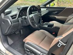 Lexus ES 2021 300h Exclusive Edition - фото 8