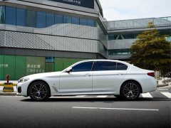 BMW 5 Series 530Li Leading M Sports Package - фото 2