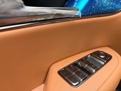 Hongqi HQ9 PHEV 2.0T four-wheel drive luxury version - фото 9