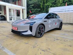 Hongqi EH7 760 Pro 4WD Honor Edition - фото 1