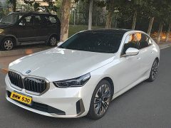 BMW 5 Series 2023 530Li Exclusive Luxury Package - фото 1
