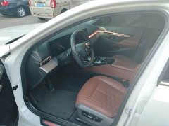 BMW 5 Series 2023 530Li Exclusive Luxury Package - фото 6