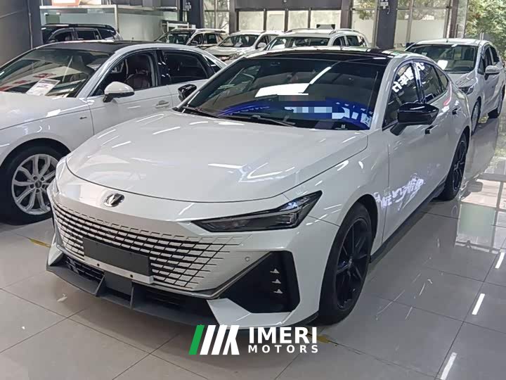 Changan UNI-V 1.5T ZunGui Edition - автомобиль из Китая