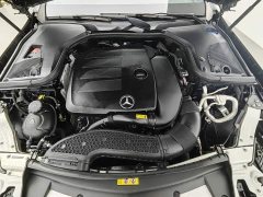 Mercedes-Benz E-Class facelift E 300 L sporty and stylish - фото 6