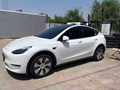 Tesla Model Y long-range all-wheel drive version - фото 1