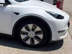 Tesla Model Y long-range all-wheel drive version - фото 5