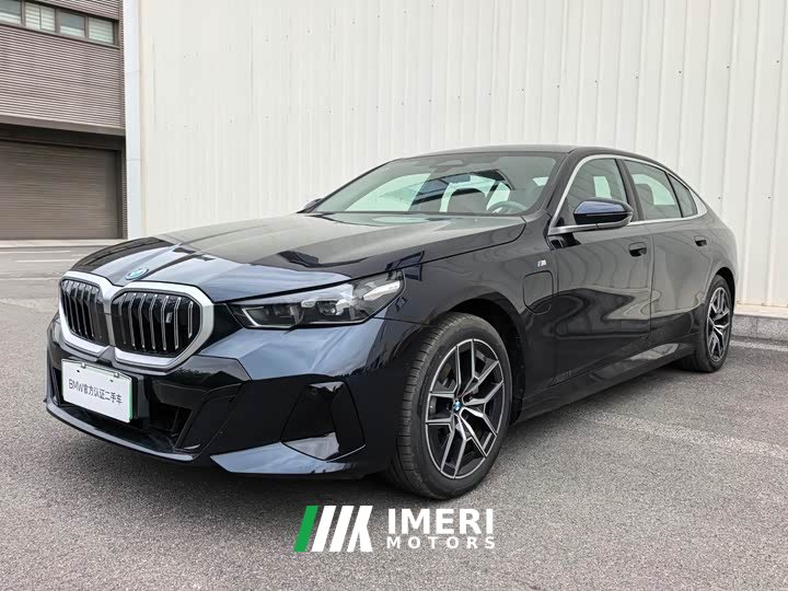 BMW i5 eDrive 35L M Sport Package - автомобиль из Китая