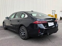BMW i5 eDrive 35L M Sport Package - фото 10