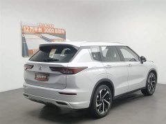 Mitsubishi Outlander 1.5T CVT four-wheel drive premium version 7 seats - фото 2