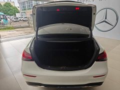 Mercedes-Benz E-Class E 300 L Sporty and Fashionable - фото 5