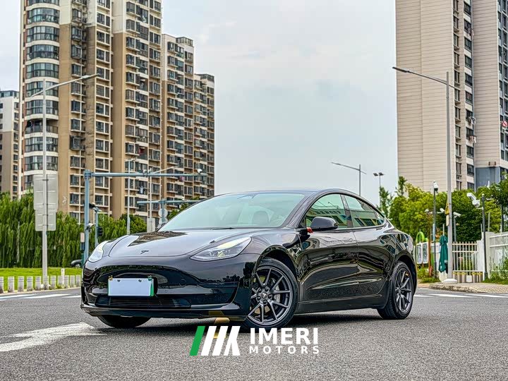 Tesla Model 3 Rear-Wheel Drive - автомобиль из Китая