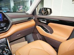 Toyota Highlander 2022 380T four-wheel drive premium version 7 seats - фото 20