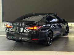Lexus ES 300h F SPORT - фото 7
