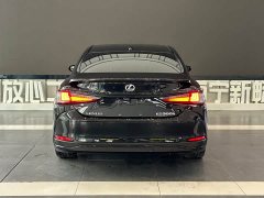 Lexus ES 300h F SPORT - фото 8