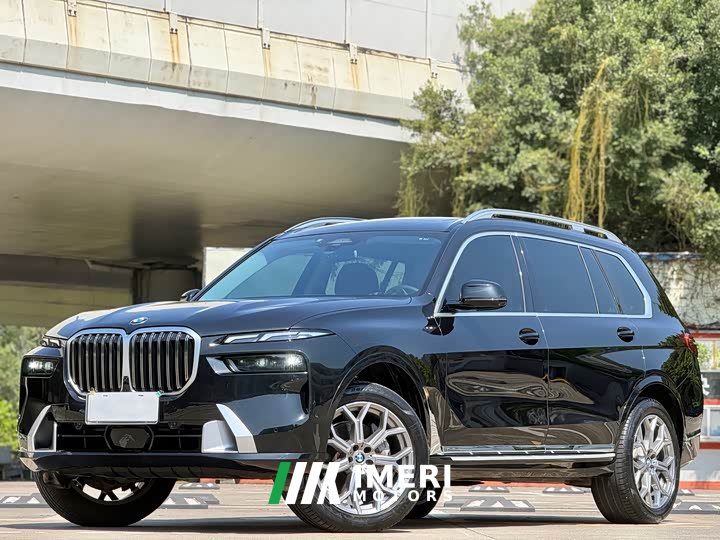 BMW X7 xDrive40i Leading Luxury Package - автомобиль из Китая