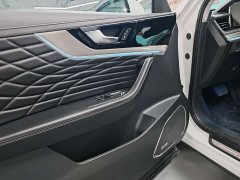 Hongqi HS5 2.0T Zhilian Qixiang four-wheel drive version - фото 4