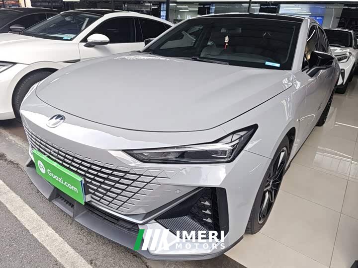 Changan UNI-V 1.5T ZunGui Edition - автомобиль из Китая