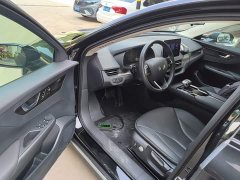 Hongqi E-QM5 2023 Facelift Basic Travel Edition - фото 16