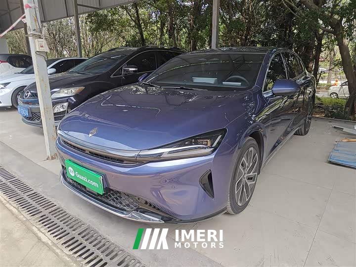 Baojun Xiangjing plug-in hybrid 140km luxury version - автомобиль из Китая