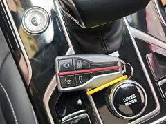 Hongqi HS5 2022 facelift 2.0T Zhilian Qixiang four-wheel drive version - фото 9