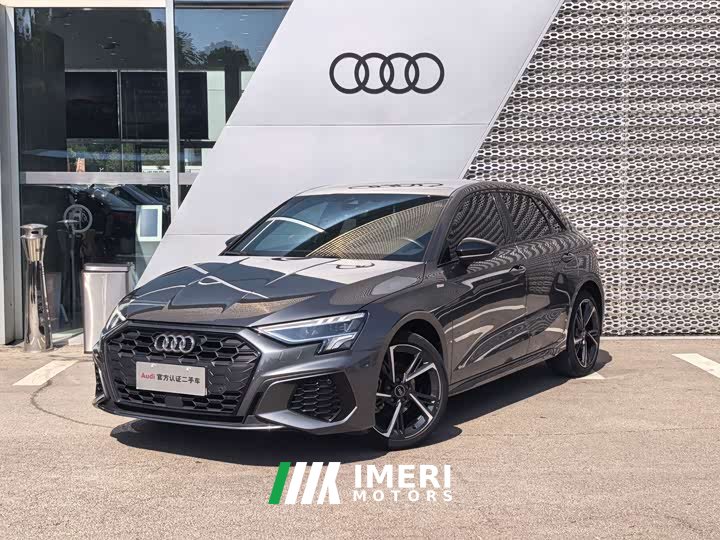 Audi A3 Sportback 35 TFSI stylish and sporty - автомобиль из Китая