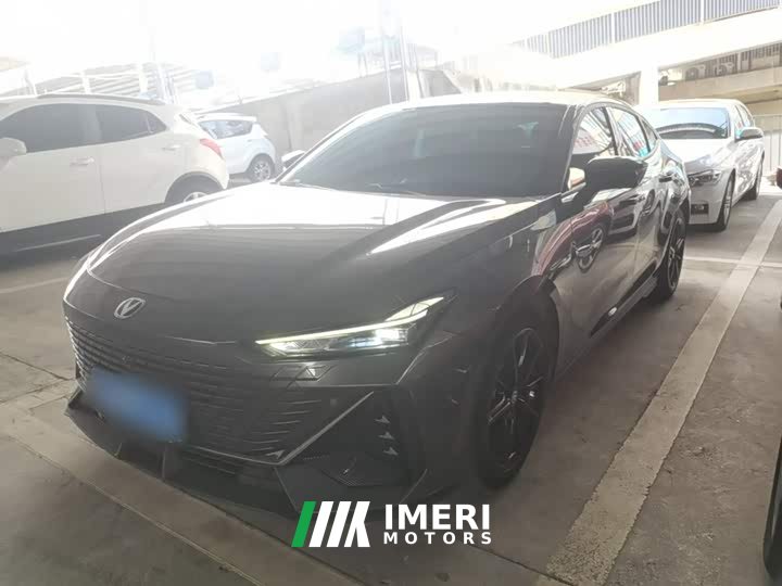 Changan UNI-V 2022 1.5T premium - автомобиль из Китая