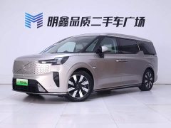 Volvo EM90 2025 Ultra six-seater - фото 2
