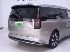 Volvo EM90 2025 Ultra six-seater - фото 8