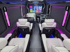 Hongqi Golden Sunflower Guoyue 3.0T flagship version 17 seats - фото 4