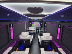 Hongqi Golden Sunflower Guoyue 3.0T flagship version 17 seats - фото 5
