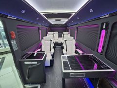 Hongqi Golden Sunflower Guoyue 3.0T flagship version 17 seats - фото 7