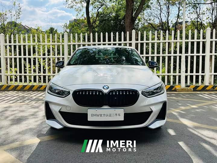 BMW 1 Series facelift 120i M Sports Night Edition - автомобиль из Китая