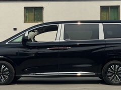 Hongqi HQ9 PHEV 2.0T four-wheel drive business version - фото 11