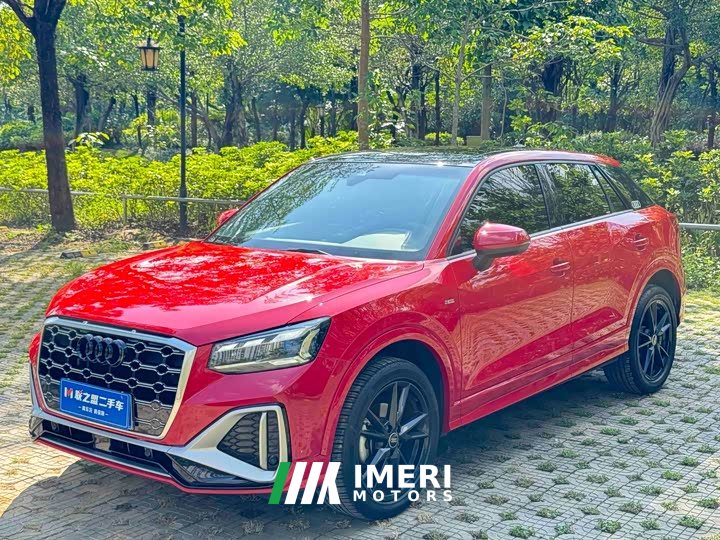 Audi Q2L 35 TFSI aggressive and dynamic - автомобиль из Китая