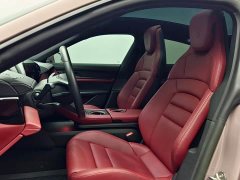 Porsche Taycan - фото 12