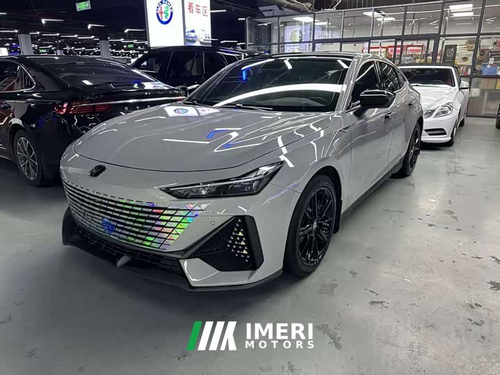 Changan UNI-V 1.5T premium - автомобиль из Китая