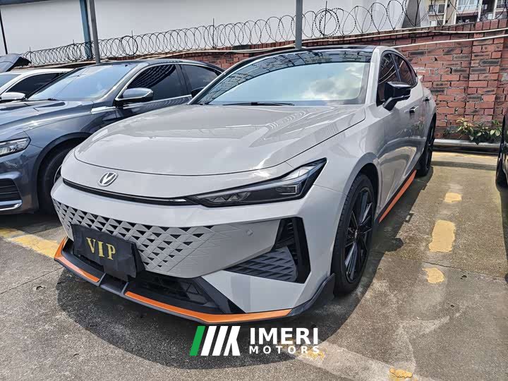 Changan UNI-V 1.5T exclusive - автомобиль из Китая