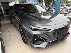 Changan UNI-V 1.5T premium - фото 1