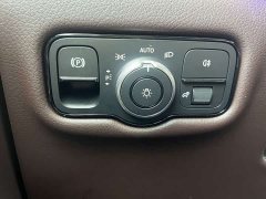 Mercedes-Benz V-Class 2024 V 300 L Long Wheelbase Premium Edition - фото 15