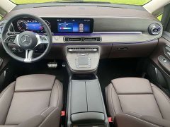Mercedes-Benz V-Class 2024 V 300 L Long Wheelbase Premium Edition - фото 9