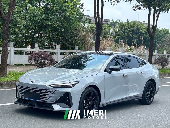 Changan UNI-V 2022 1.5T ZunGui Edition - автомобиль из Китая