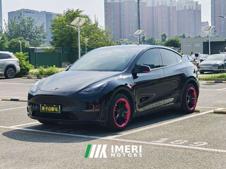 Tesla Model Y long-range all-wheel drive version