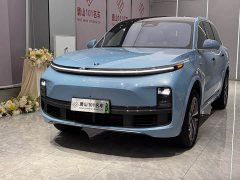 Li Auto Ideal L8 Pro - фото 1