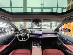 BMW 5 Series 530Li Leading M Sports Package - фото 10