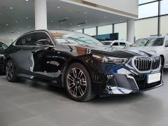BMW 5 Series 530Li Leading M Sports Package - фото 3